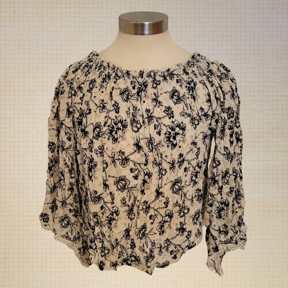 Boho y2k Abercrombie Fitch Floral Bell Sleeve Blouse Medium Off White Black